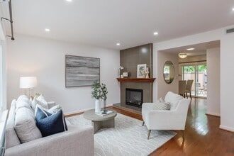 Building Photo - 4428 Del Valle Pkwy