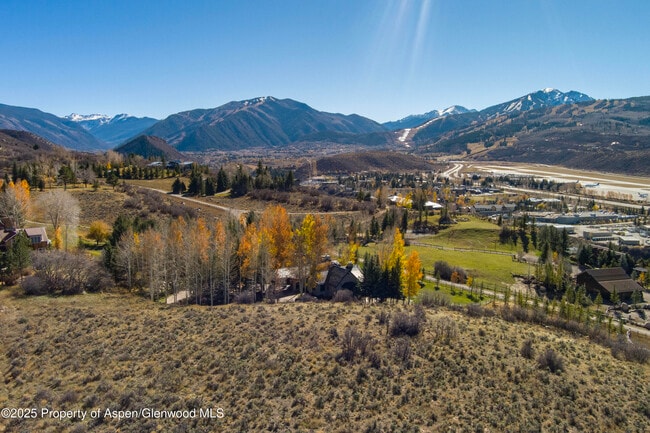 Building Photo - 75 McLain Ct