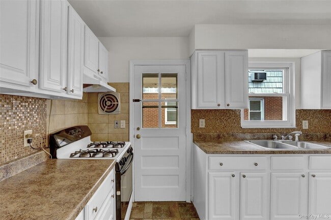 Building Photo - 330 Harvard Rd