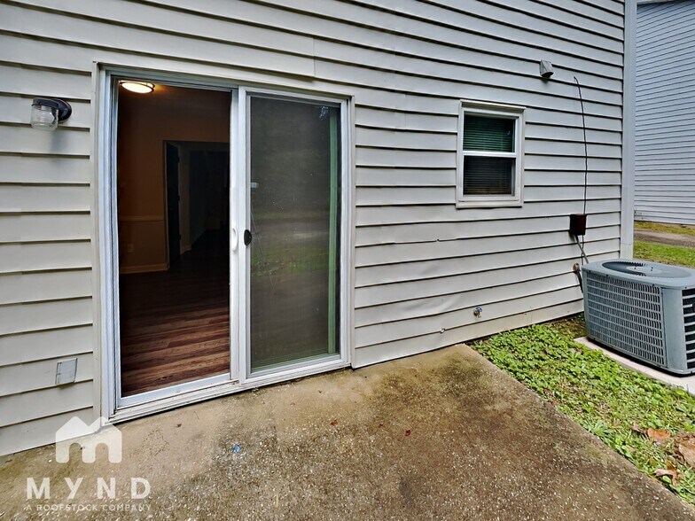 Building Photo - 3510 Hopkins Ct