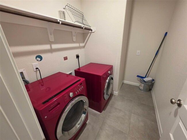 Building Photo - 229 Cresta Cv Ct