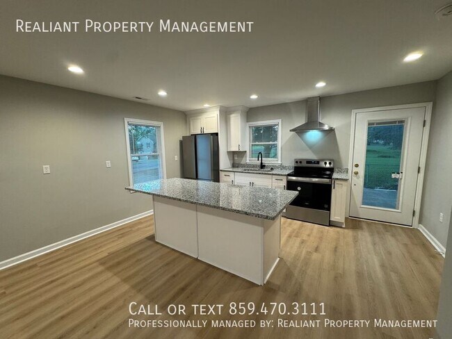 Building Photo - 115 Rainbow Dr