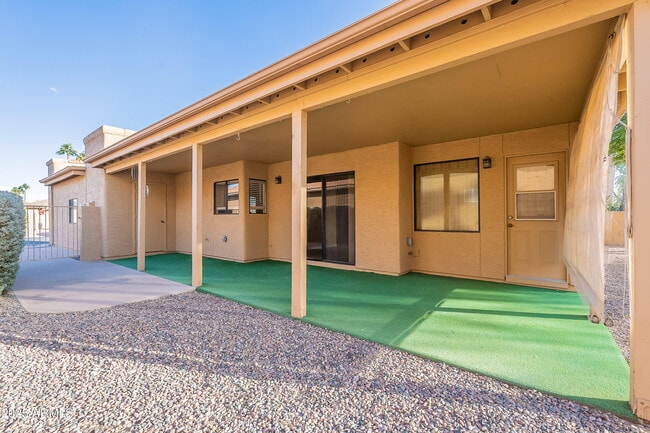 Building Photo - 25822 S Boxwood Dr