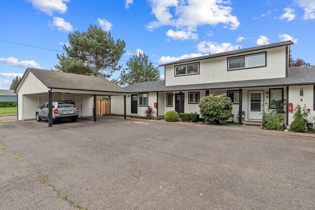 Building Photo - 325 N 29th Ave