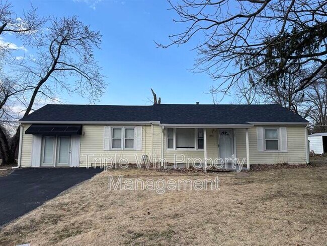 Primary Photo - 10261 Imperial Dr