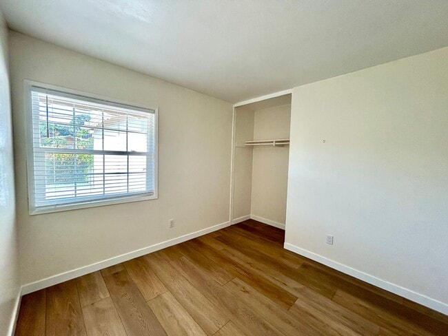 Building Photo - Beautifully remodeled 3 Bed, 2 Bath in the highly desirable neighborhood of Clairemont!!