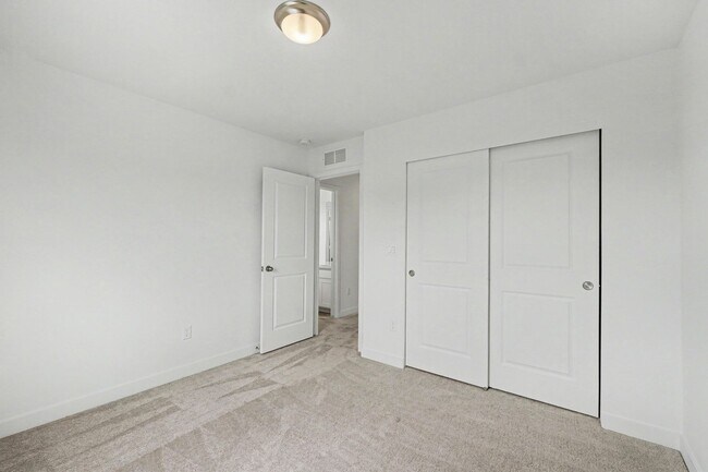 Building Photo - 5457 Inland Ave