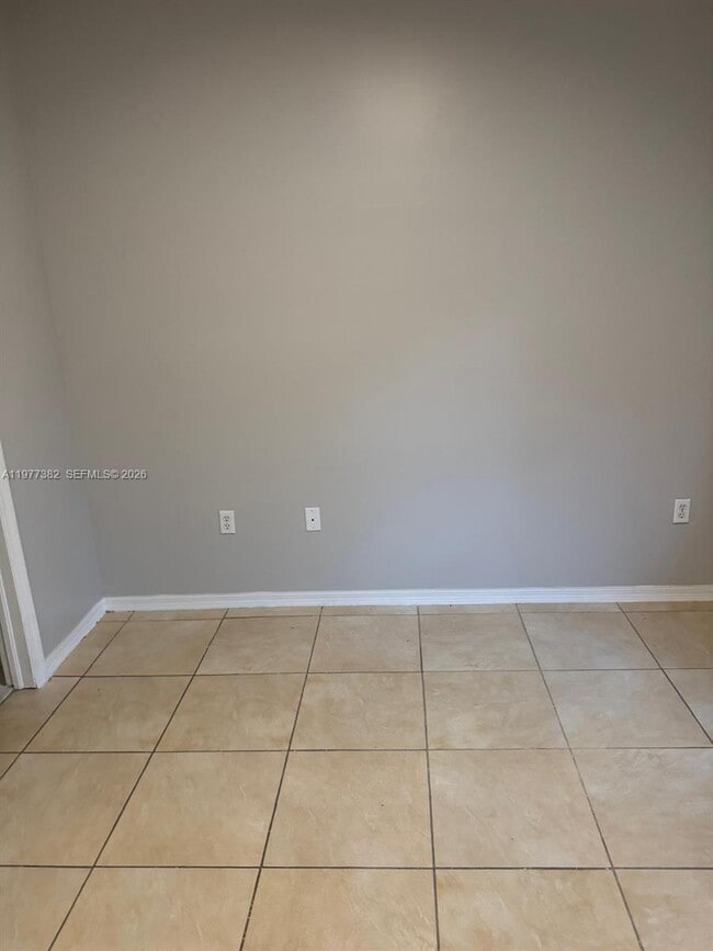 Building Photo - 1271 SE 29th St