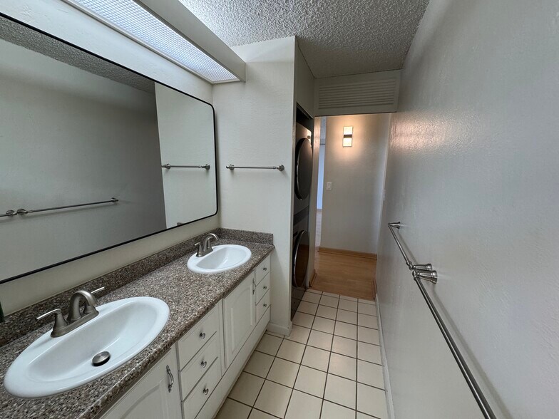 Building Photo - 98-410 Koauka Loop