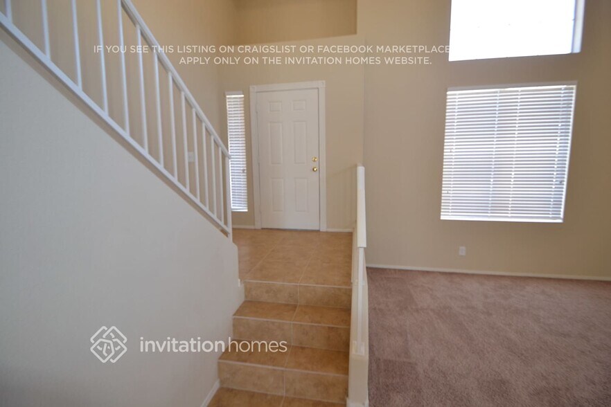 Building Photo - 3608 Russian Olive St