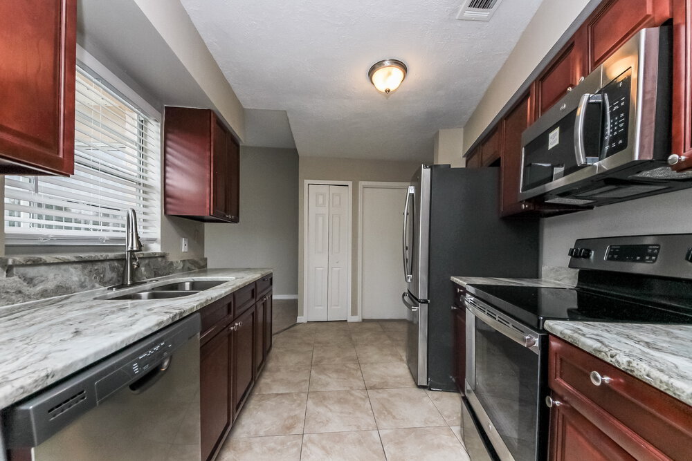 Building Photo - 212 Great Yarmouth Ct