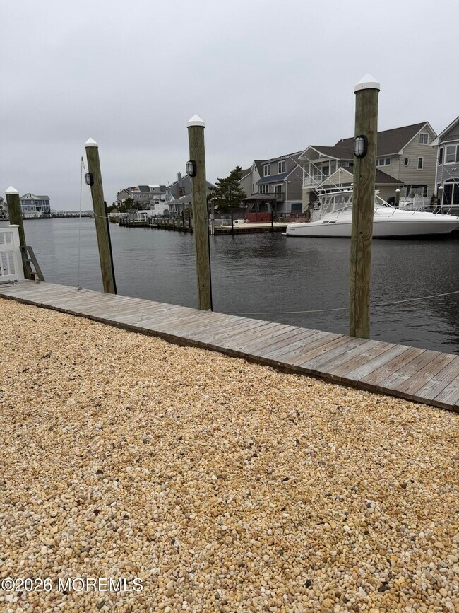 Building Photo - 410 8th Ave