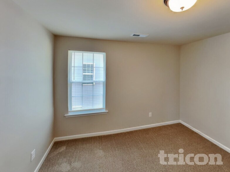 Building Photo - 4676 Midstream Crossing Dr