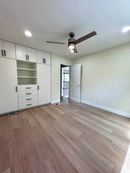 Building Photo - 1310 Loma Dr