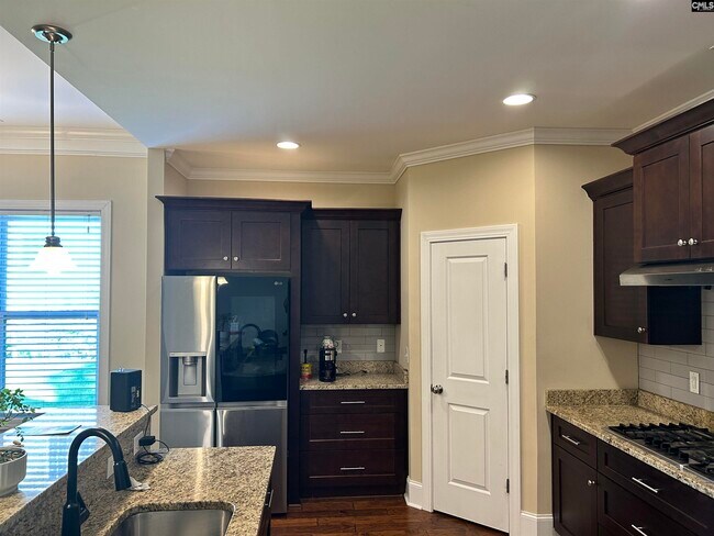 Building Photo - 105 High Bluff Ln