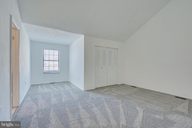 Building Photo - 60 O'Neill Ct