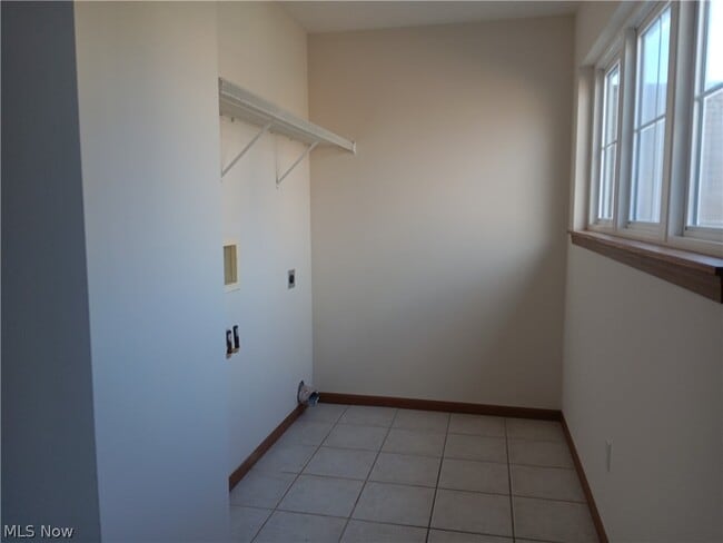 Building Photo - 4183 Westbrook Dr