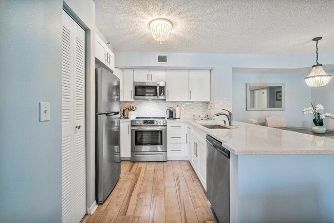Building Photo - 160 Yacht Club Way