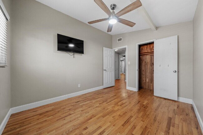 Building Photo - 4160 Yale Ave
