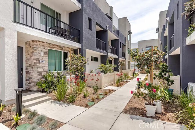 Building Photo - 243 S Sand Palm Dr