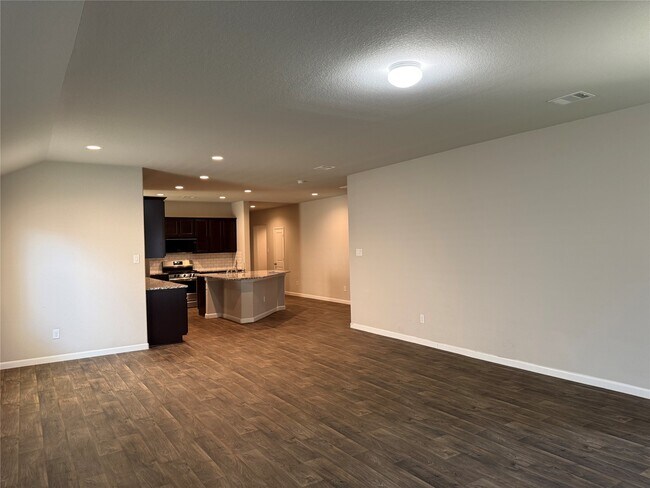 Building Photo - 3310 Sumac Dr
