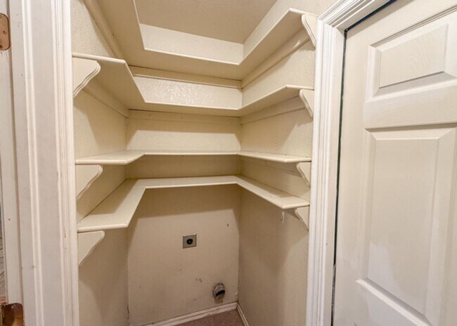 Building Photo - 17553 Gold Dr