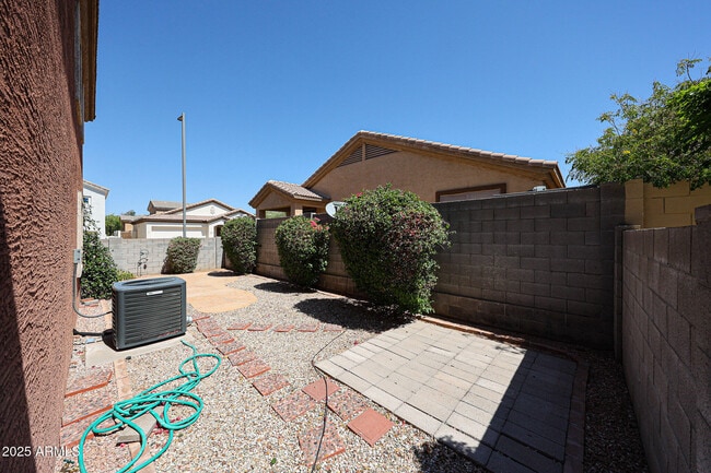 Building Photo - 4112 E Barwick Dr