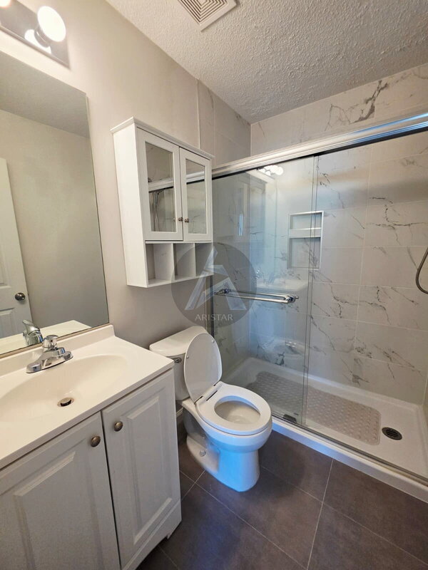 Building Photo - 17 Middlebrook Dr