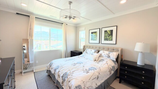 Building Photo - Luxury Builder Model Home - Resort Style Amenities In A Gated Community