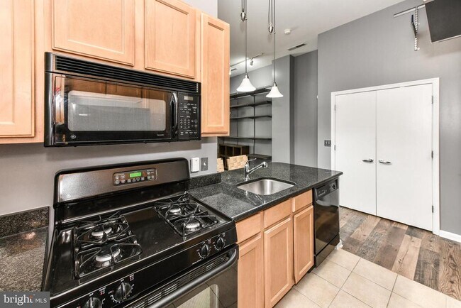 Building Photo - 355 I St SW