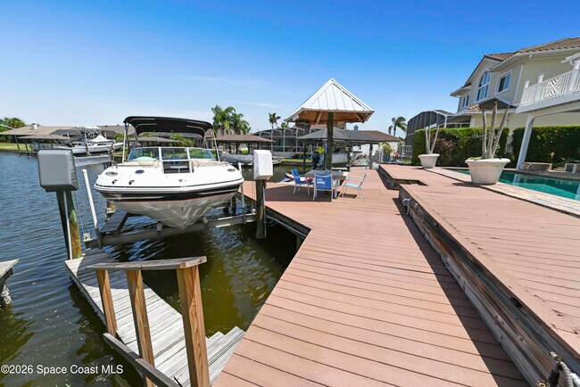 Building Photo - 2230 Sykes Creek Dr