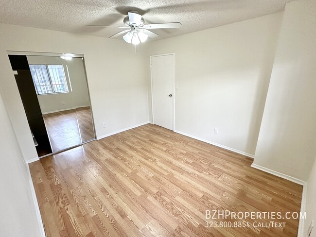 Building Photo - Newly Updated 2Bed 2Bath with Balcony!!!