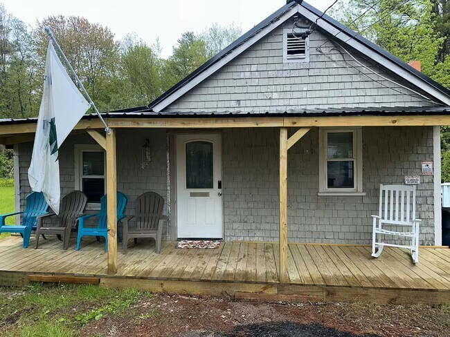 Primary Photo - 384 Parker Farm Rd