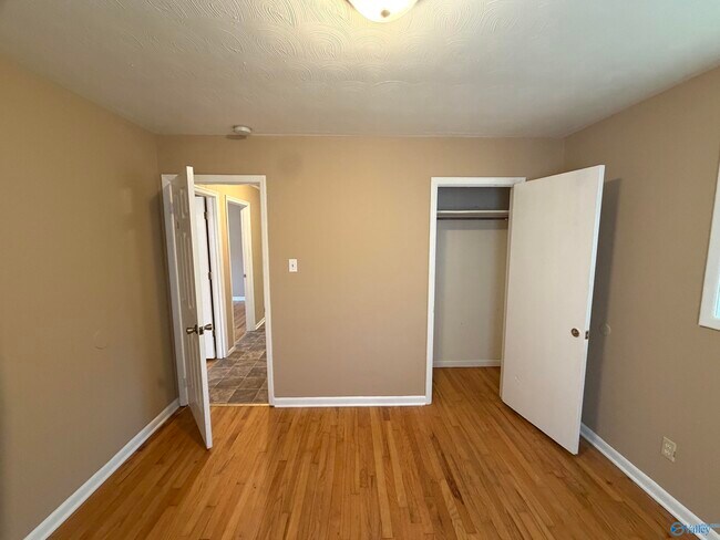 Building Photo - 1802 Tunsel Rd SW