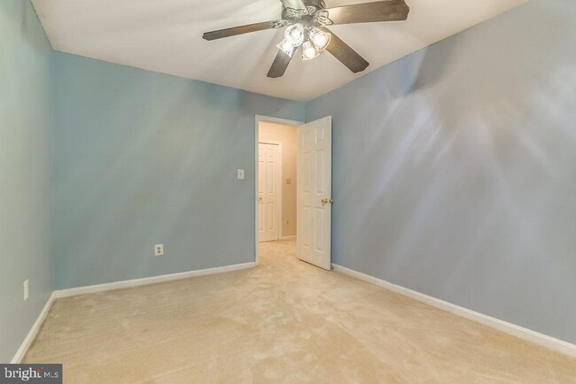 Building Photo - 1059 N George Mason Dr