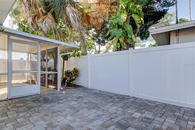 Building Photo - 407 15th Ave