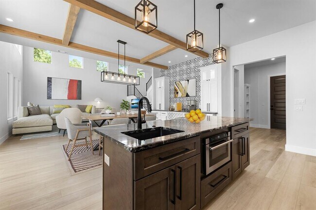 Building Photo - 14804 Arrowhead Dr