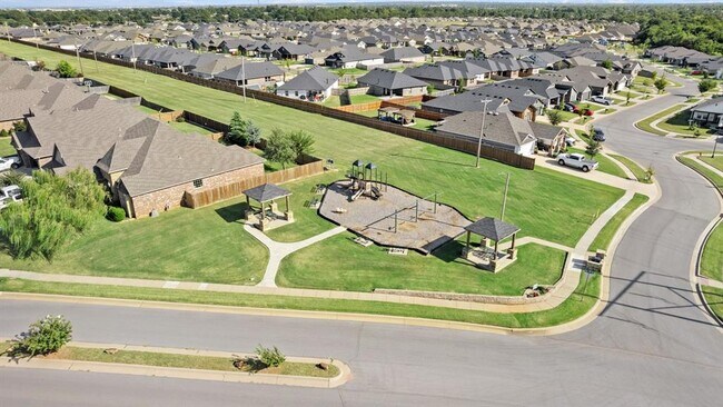 Building Photo - 520 Kearny Ln