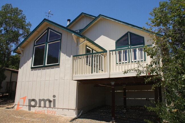 Building Photo - 539 Palms Dr