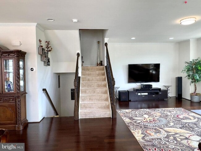 Building Photo - 42406 Benfold Square