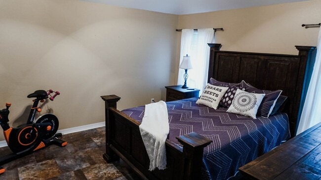 Building Photo - 3 Bedroom 2 Baths 2000 sq/ft in Stockwell