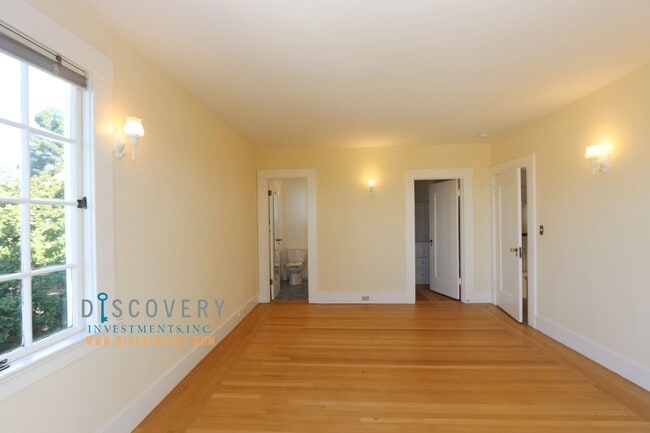 Building Photo - Traditional Six Bedroom Home with Exceptional SF Bay Views with In Law Unit