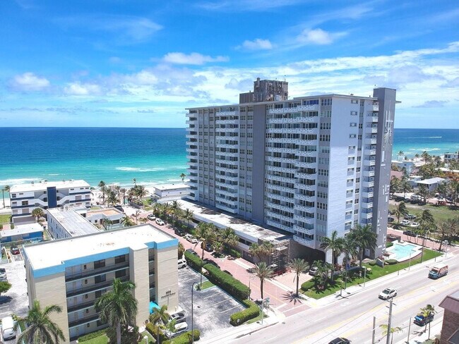 Building Photo - 3111 N Ocean Dr