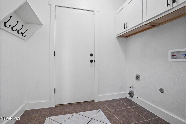 Building Photo - 11025 Bullseye St