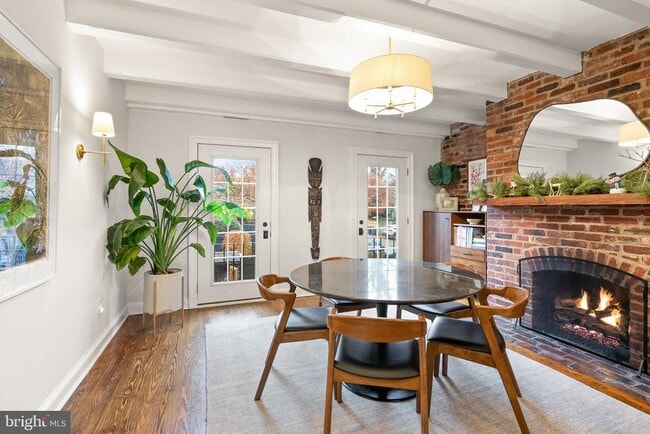 Building Photo - 312 N Pitt St