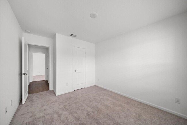 Building Photo - 27142 Breakaway Ln