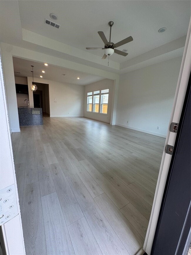 Building Photo - 7129 Carriage Lgt Dr