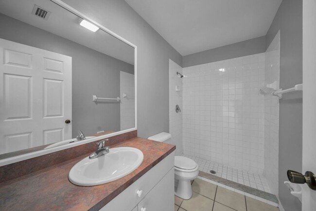Building Photo - Unit 2 @1407 SE 24th Ave
