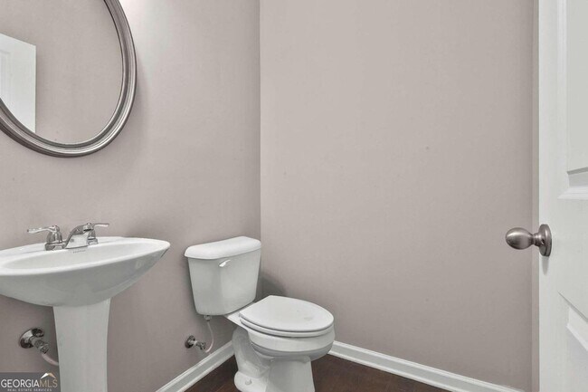 Building Photo - 240 Stillwood Dr