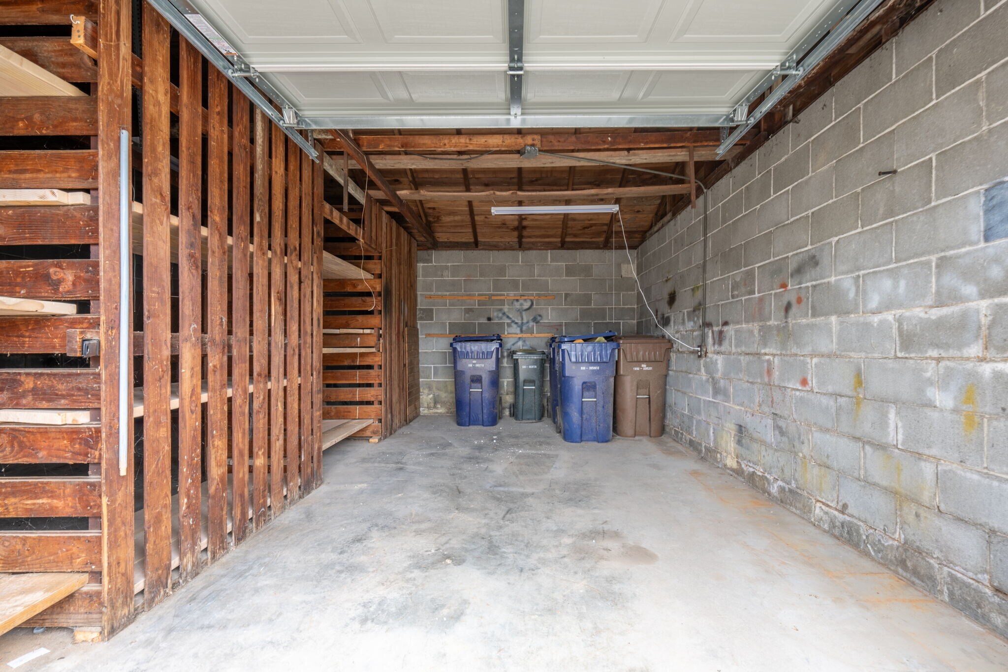 Building Photo - 851 S 54th St